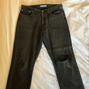 Levi’s wedgie straight distressed jeans